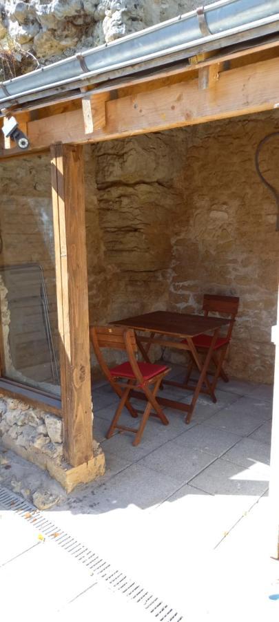 Gite-Civray-De-Touraine Troglo De Denise Exterior foto