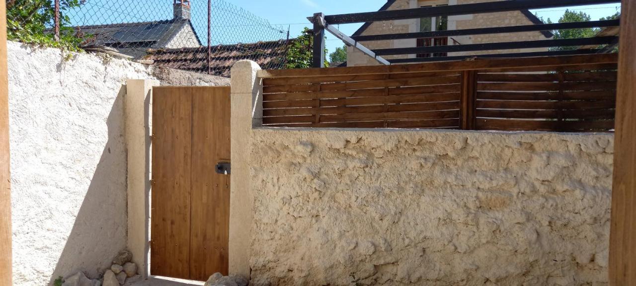Gite-Civray-De-Touraine Troglo De Denise Exterior foto